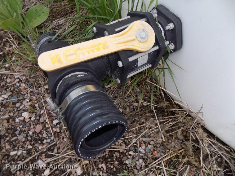 image for item DE7693 Snyder Industries vertical tank