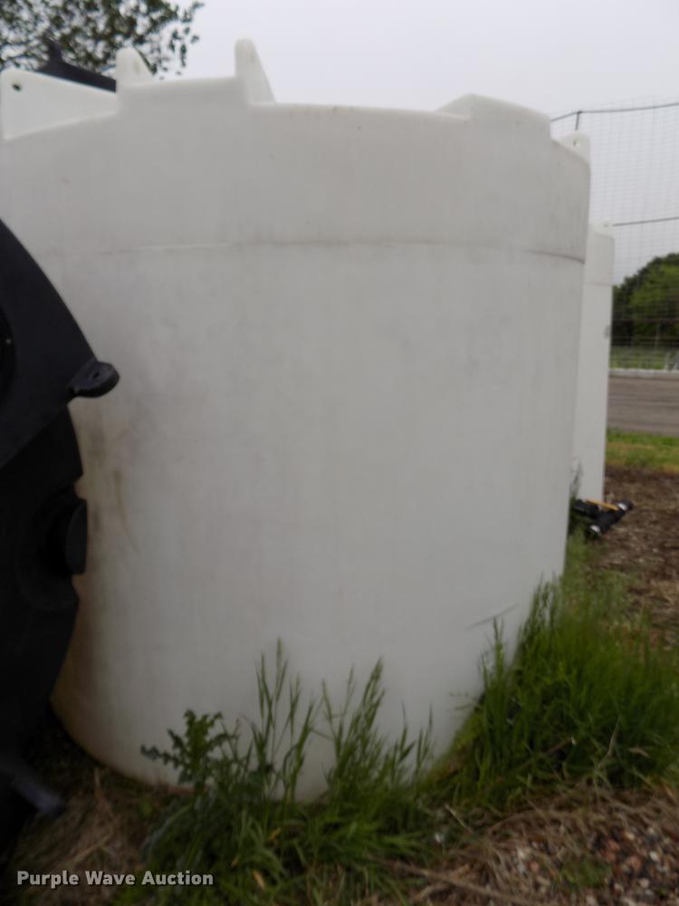 image for item DE7694 Snyder Industries vertical tank