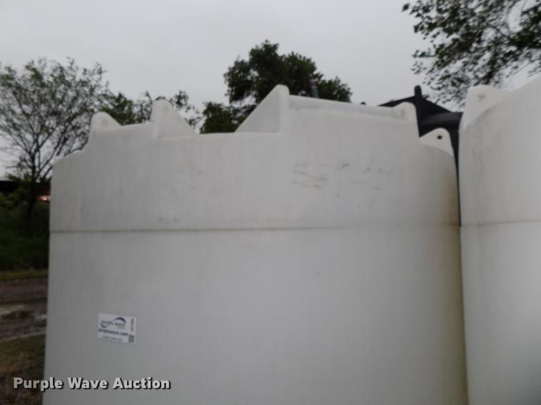 image for item DE7694 Snyder Industries vertical tank