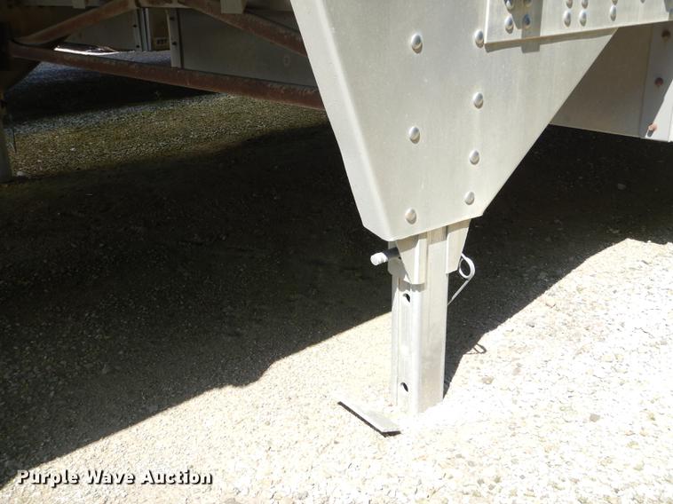 image for item DE8433 2008 Eby livestock trailer