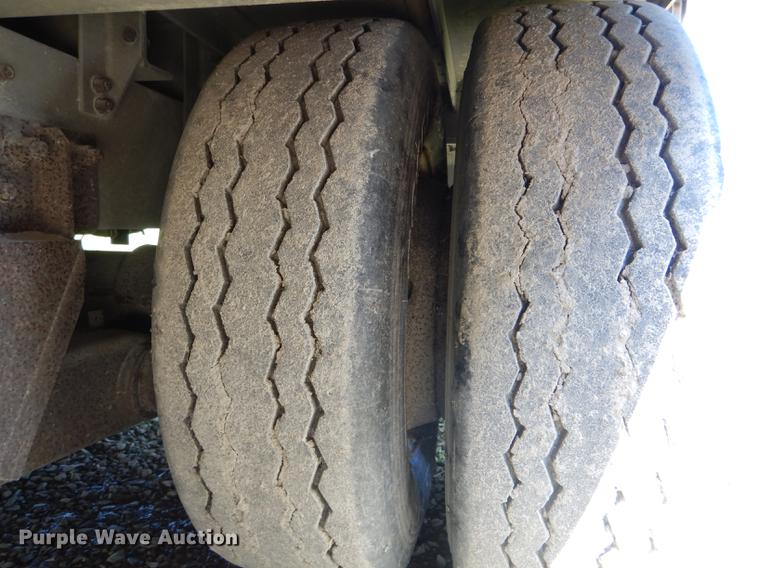 image for item DE8433 2008 Eby livestock trailer