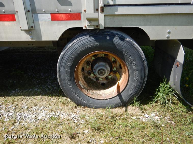 image for item DE8433 2008 Eby livestock trailer