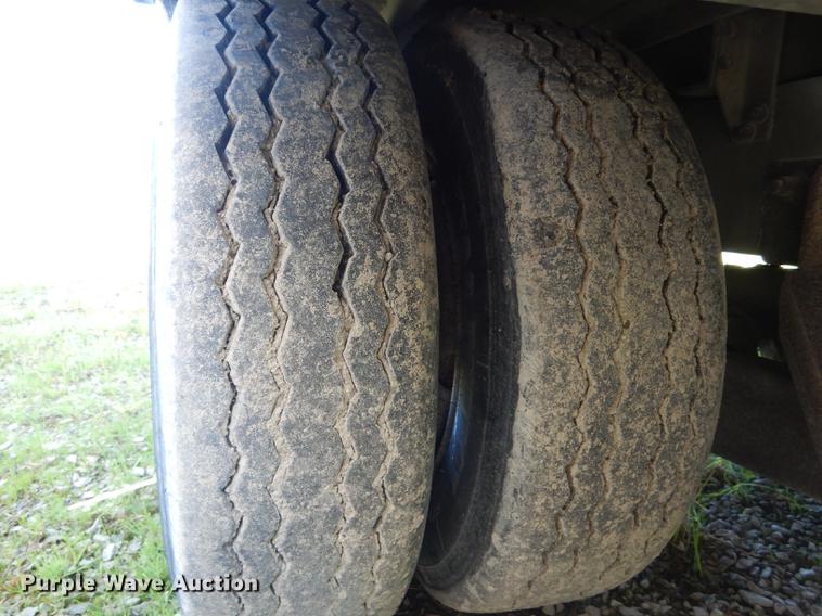 image for item DE8433 2008 Eby livestock trailer