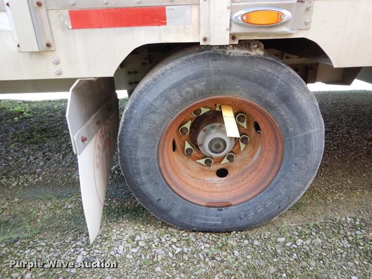 image for item DE8433 2008 Eby livestock trailer