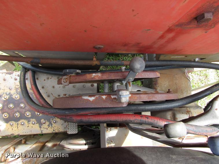 image for item DG1166 1981 Massey-Ferguson 285 tractor