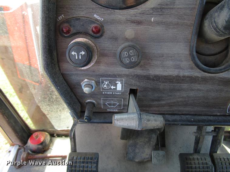 image for item DG1167 1978 Massey-Ferguson 2675 tractor