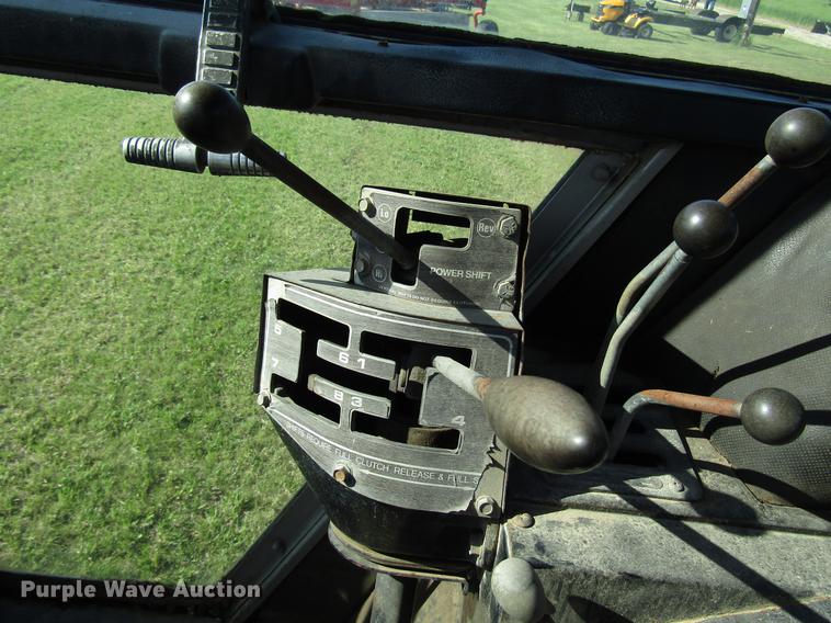 image for item DG1167 1978 Massey-Ferguson 2675 tractor