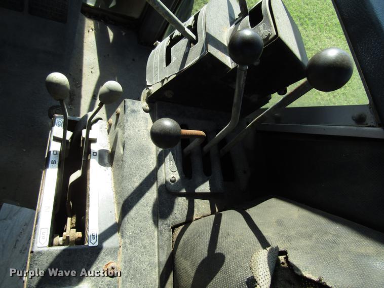 image for item DG1167 1978 Massey-Ferguson 2675 tractor