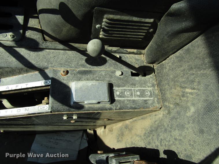 image for item DG1167 1978 Massey-Ferguson 2675 tractor