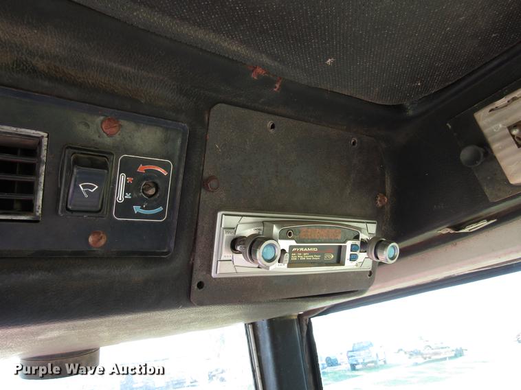 image for item DG1167 1978 Massey-Ferguson 2675 tractor