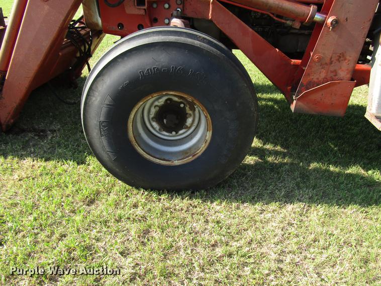 image for item DG1167 1978 Massey-Ferguson 2675 tractor