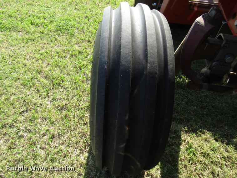 image for item DG1167 1978 Massey-Ferguson 2675 tractor