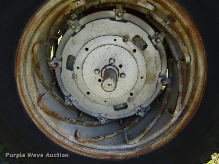 image for item DG1167 1978 Massey-Ferguson 2675 tractor