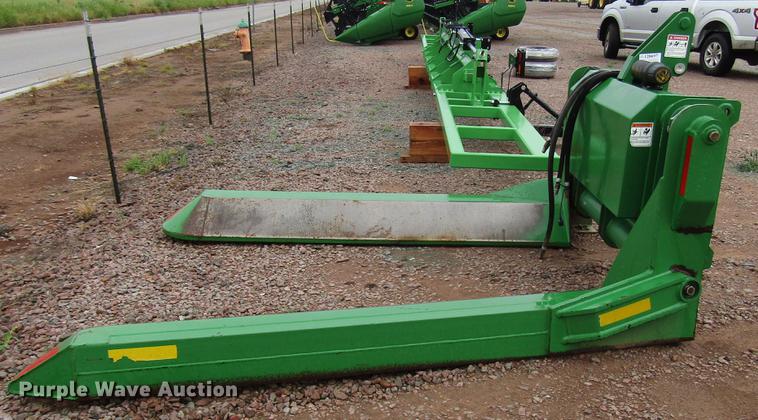 image for item DG1190 Frontier CM11 bale handler