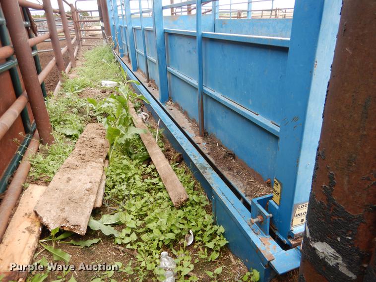 image for item DG5795 Sooner PLSW2410-10 livestock scale