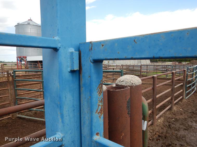 image for item DG5795 Sooner PLSW2410-10 livestock scale