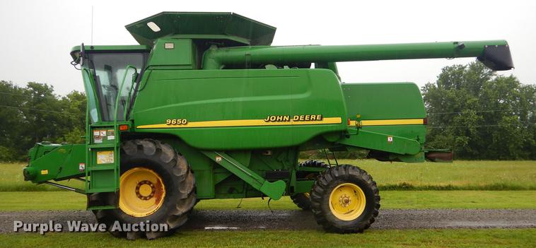 image for item ED9277 2000 John Deere 9650 Walker combine