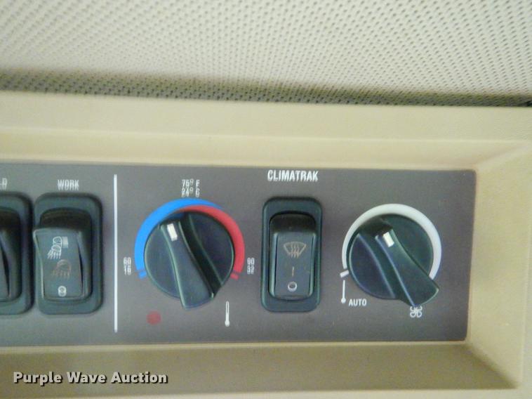 image for item ED9277 2000 John Deere 9650 Walker combine