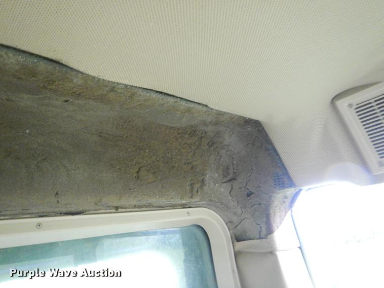 image for item ED9277 2000 John Deere 9650 Walker combine