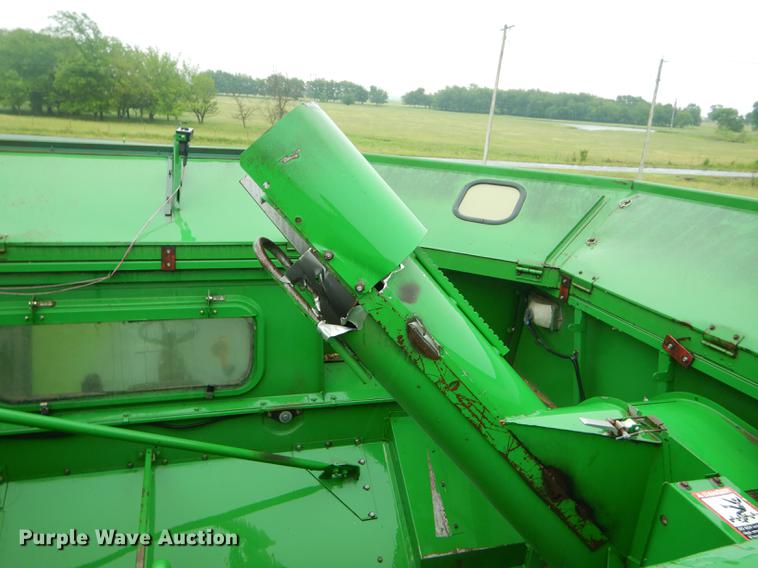 image for item ED9277 2000 John Deere 9650 Walker combine