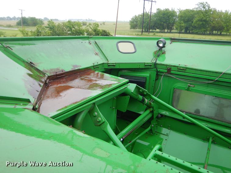 image for item ED9277 2000 John Deere 9650 Walker combine