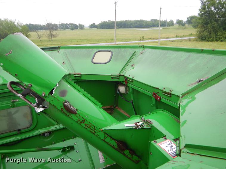 image for item ED9277 2000 John Deere 9650 Walker combine