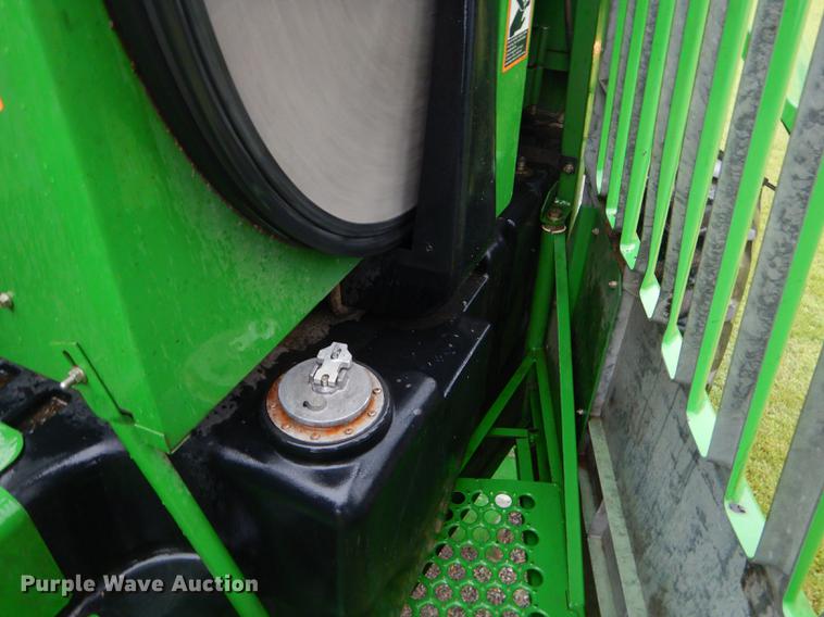 image for item ED9277 2000 John Deere 9650 Walker combine