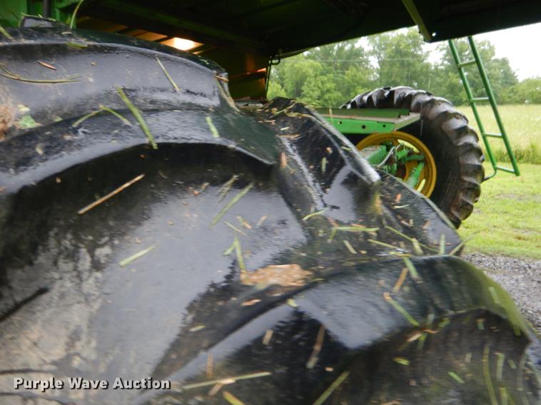 image for item ED9277 2000 John Deere 9650 Walker combine