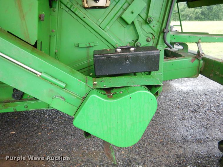 image for item ED9277 2000 John Deere 9650 Walker combine