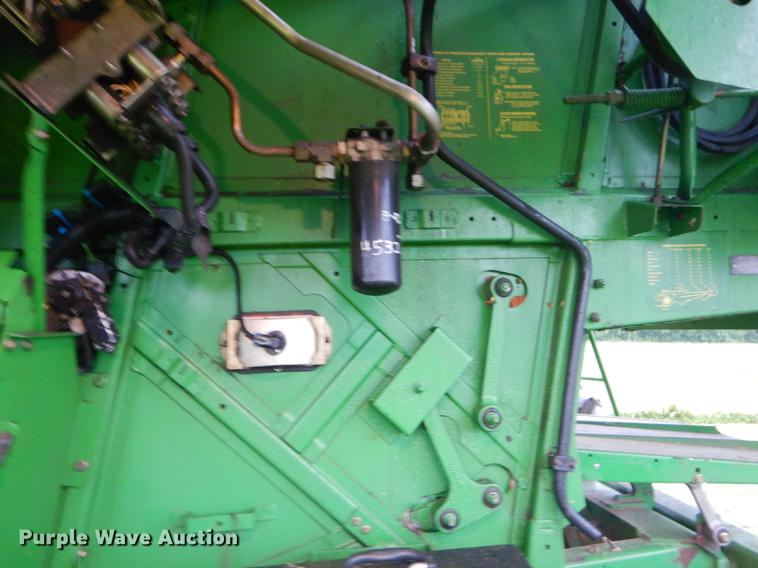 image for item ED9277 2000 John Deere 9650 Walker combine