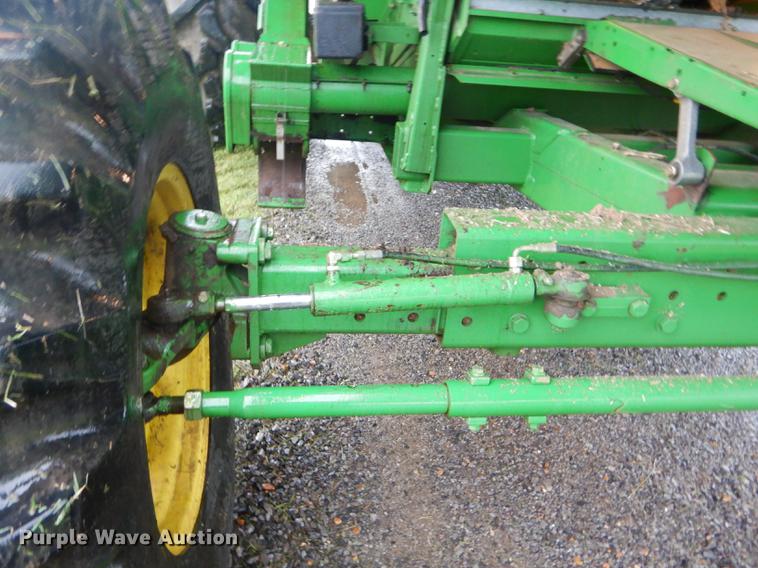 image for item ED9277 2000 John Deere 9650 Walker combine