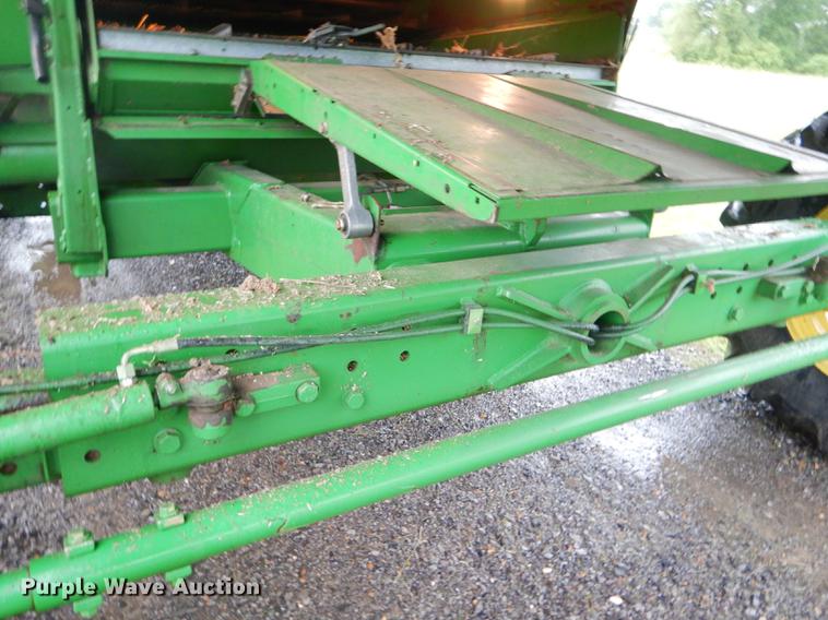 image for item ED9277 2000 John Deere 9650 Walker combine