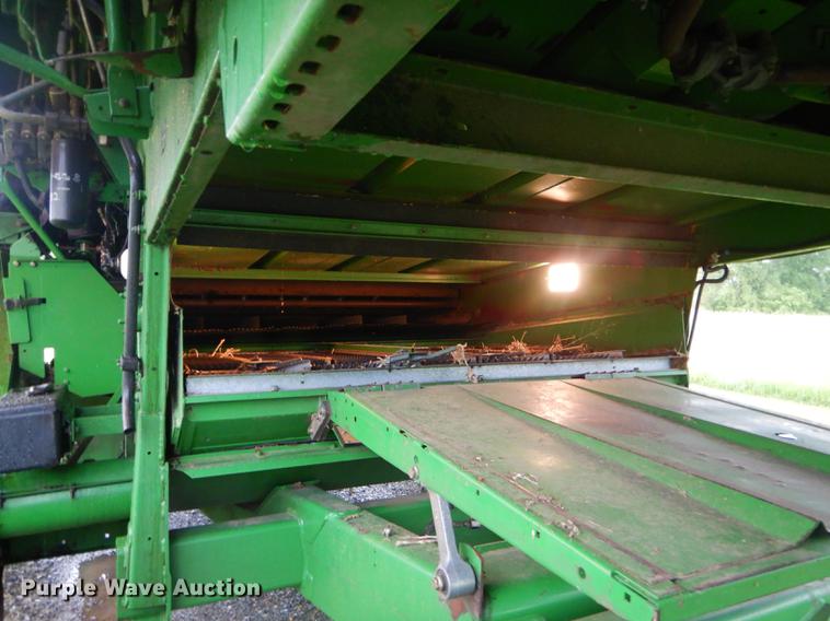 image for item ED9277 2000 John Deere 9650 Walker combine