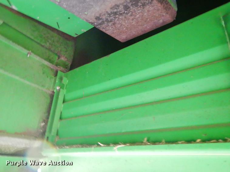 image for item ED9277 2000 John Deere 9650 Walker combine