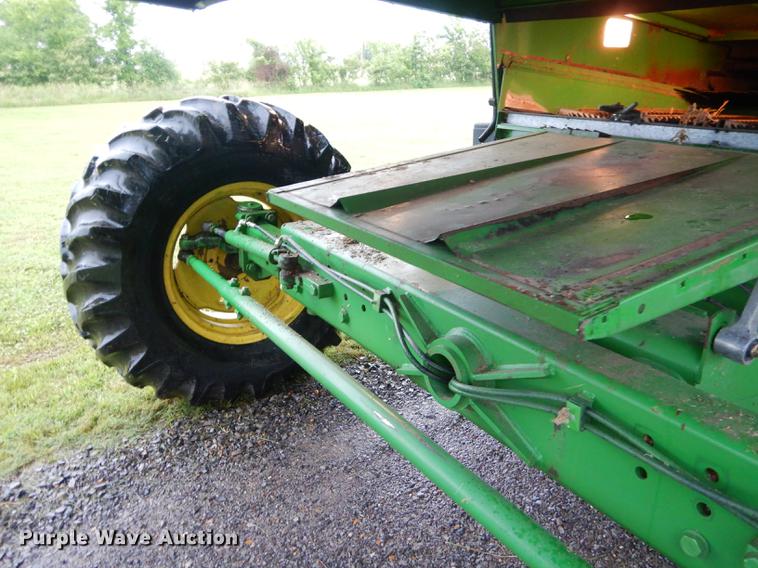 image for item ED9277 2000 John Deere 9650 Walker combine