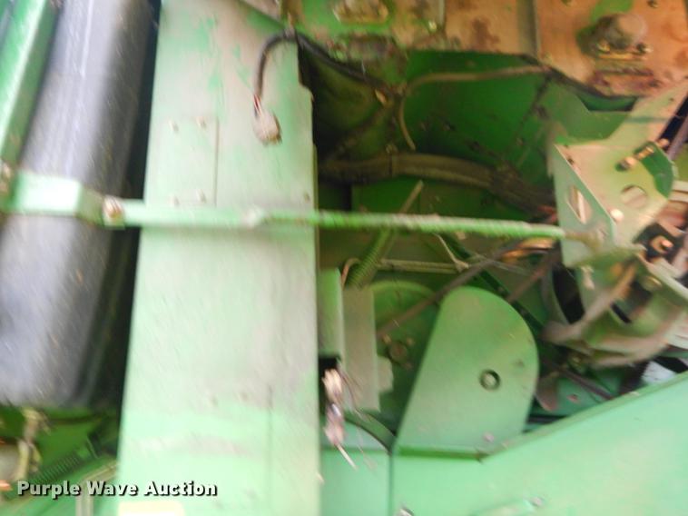 image for item ED9277 2000 John Deere 9650 Walker combine