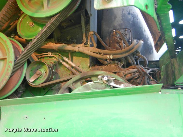 image for item ED9277 2000 John Deere 9650 Walker combine