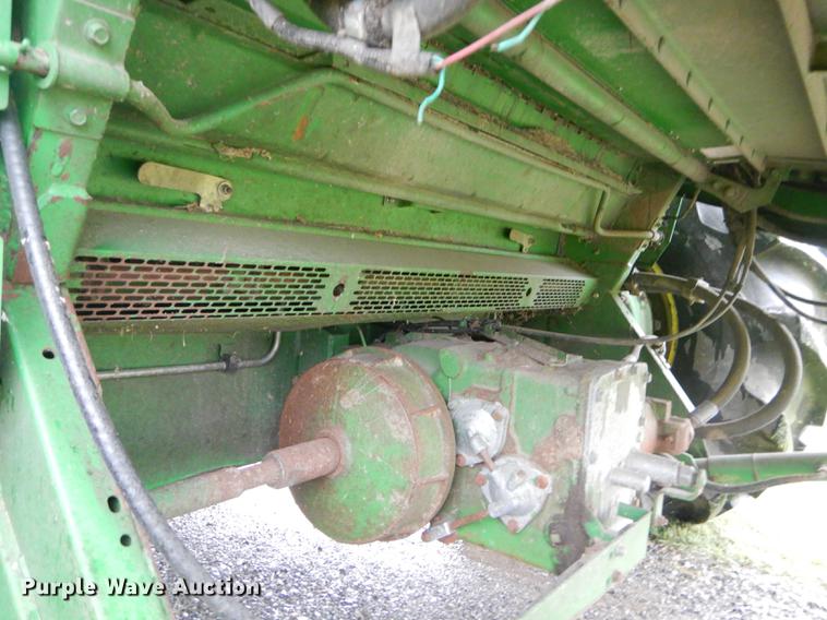 image for item ED9277 2000 John Deere 9650 Walker combine
