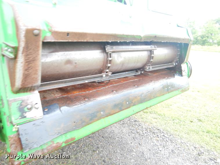 image for item ED9277 2000 John Deere 9650 Walker combine