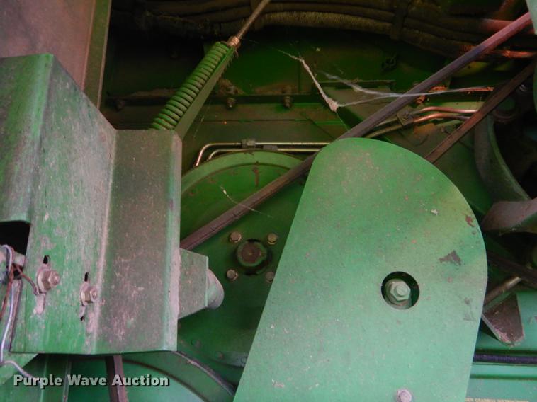 image for item ED9277 2000 John Deere 9650 Walker combine