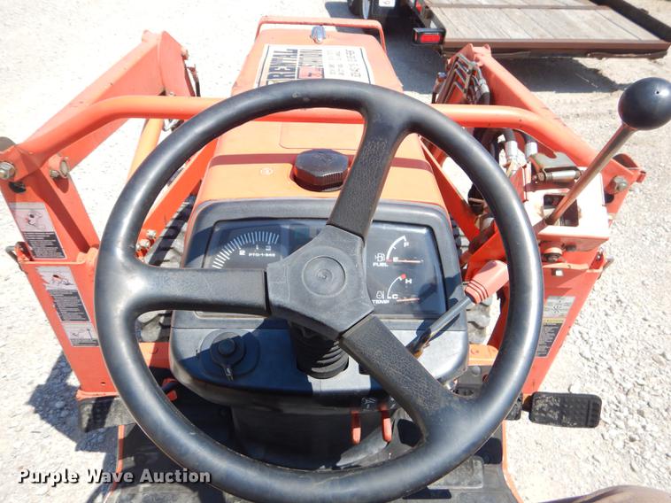 image for item ED9278 Kubota B2910 tractor