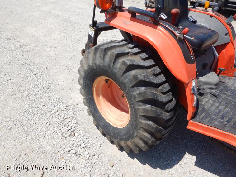 image for item ED9278 Kubota B2910 tractor