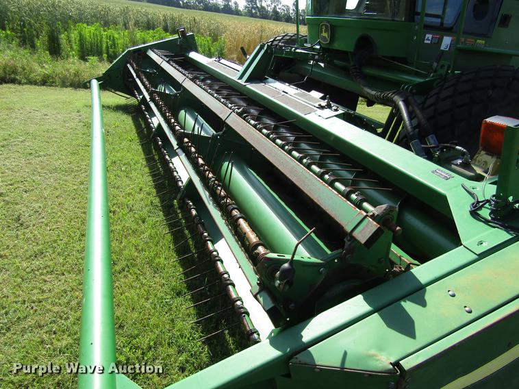 image for item EH9431 2005 John Deere 4895 windrower