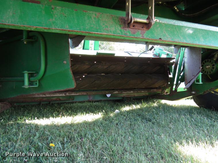 image for item EH9431 2005 John Deere 4895 windrower