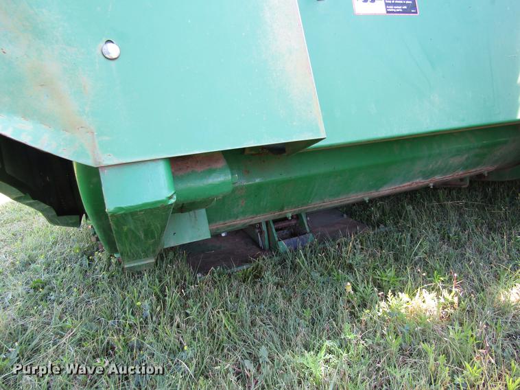 image for item EH9431 2005 John Deere 4895 windrower