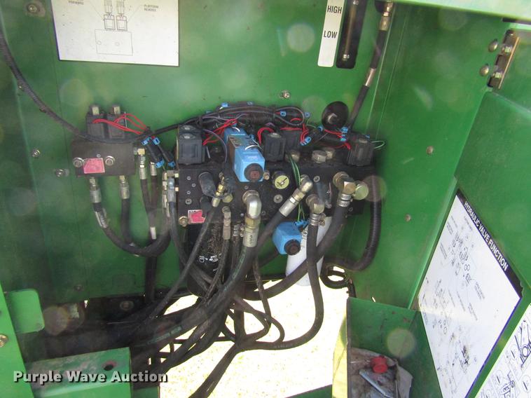 image for item EH9431 2005 John Deere 4895 windrower