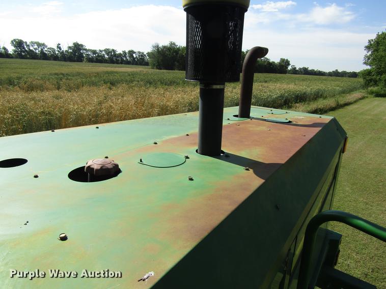 image for item EH9431 2005 John Deere 4895 windrower