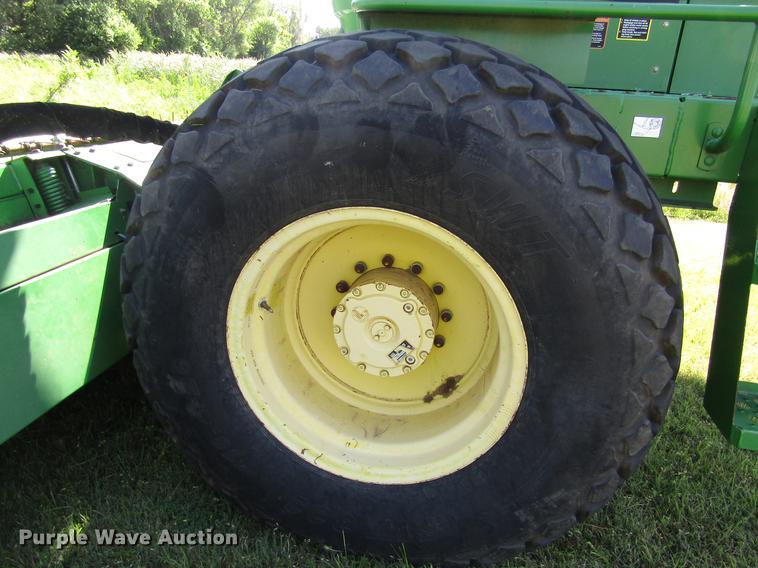 image for item EH9431 2005 John Deere 4895 windrower