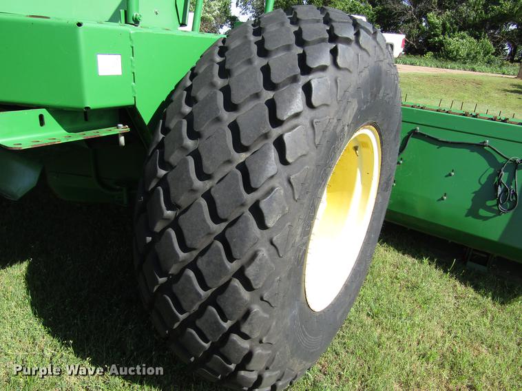 image for item EH9431 2005 John Deere 4895 windrower
