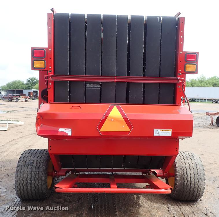 image for item FB9155 2008 New Holland BR780A round baler